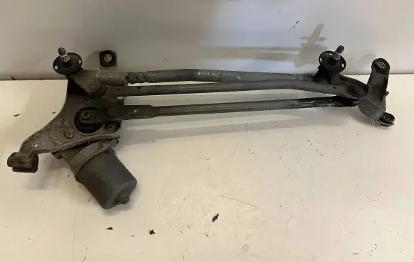 Honda Civic Front wiper linkage and motor 404564