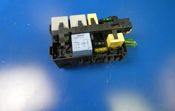 Peugeot 308 Fuse box set 9806192580 66652X 2010EC0Y01
