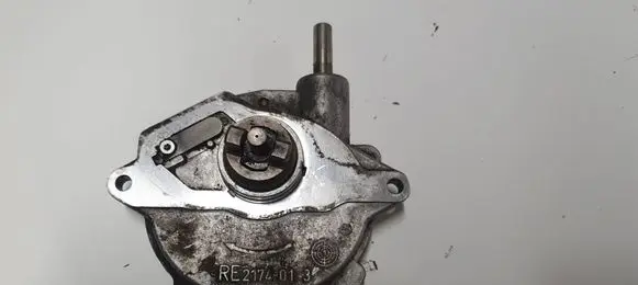 Mercedes-Benz C W203 Vacuum pump A2712300965