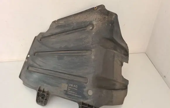 Volkswagen Golf VII Rear underbody cover/under tray 5G9825205