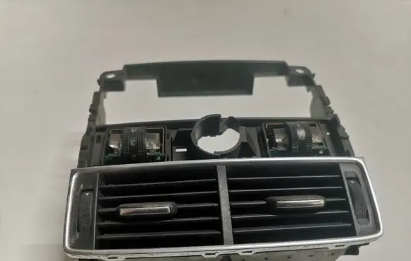 Audi A8 S8 D3 4E Rear air vent grill 4E0918203A