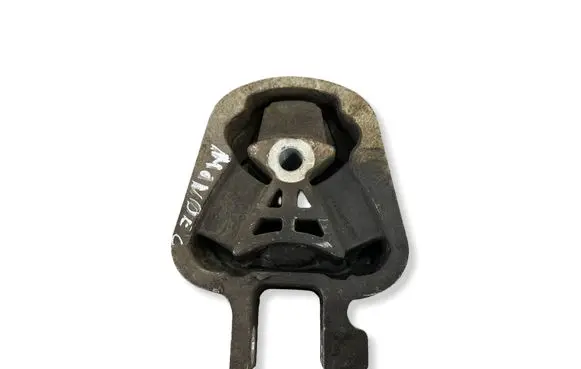 Ford Mondeo MK V Gearbox mount DS736P082AD