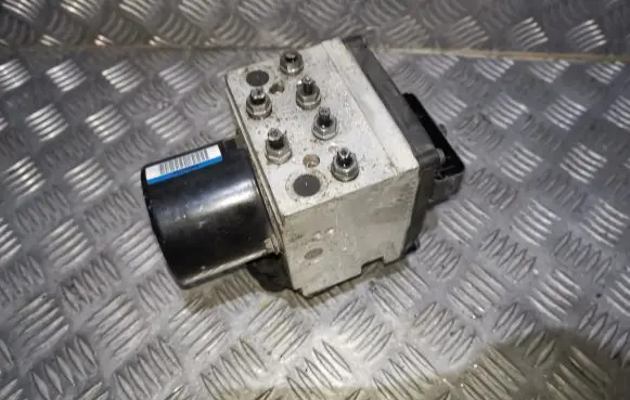 Volkswagen PASSAT B6 ABS Pump 3C0614109AF