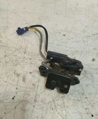 Volkswagen Touran II Loading door lock 