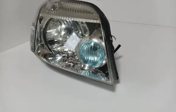 Nissan X-Trail T30 Headlight/headlamp 6209