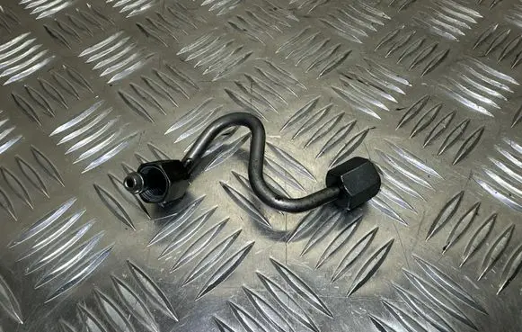 Mercedes-Benz C W205 Fuel injector supply line/pipe 