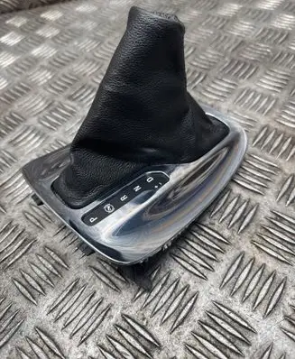 Opel Insignia A Gear shifter surround trim plastic 20986266 00381883 565537081