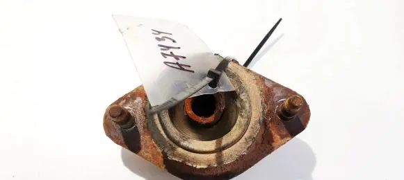 Nissan Pathfinder R51 Engine mount bracket 95520eb30b 95520eb30a