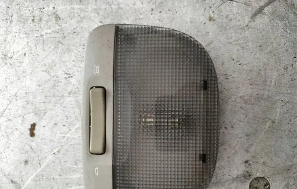 Subaru Legacy Rear seat light VC12003