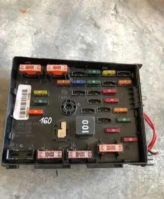 Volkswagen PASSAT B7 Fuse module 3C0937125A 63595743