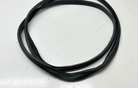 Citroen Jumpy Front door rubber seal 902522