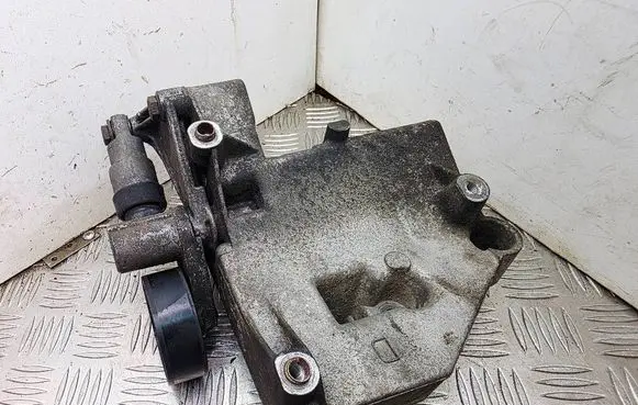 BMW 7 E38 A/C compressor mount bracket 17407259 645517407259