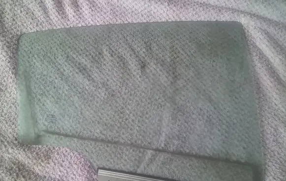 Toyota Yaris Rear door window glass