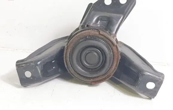 KIA Sportage Engine mount bracket 218142S600