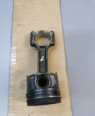 Nissan Qashqai Piston with connecting rod 7657