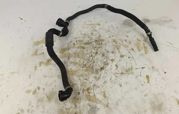BMW X5 E70 Engine coolant pipe/hose 7576376 16185913M