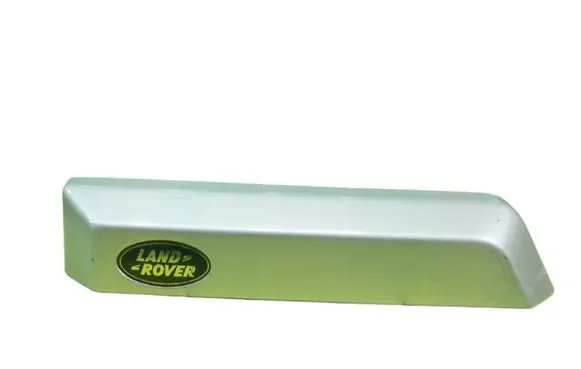 Land Rover Discovery Rear light center trim bar blend