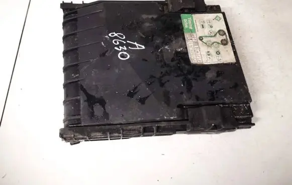 Skoda Octavia Mk2 (1Z) Fuse box cover 017180061 0-1718006-1