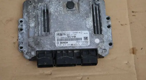 Ford Fiesta Engine control unit/module 0281015428