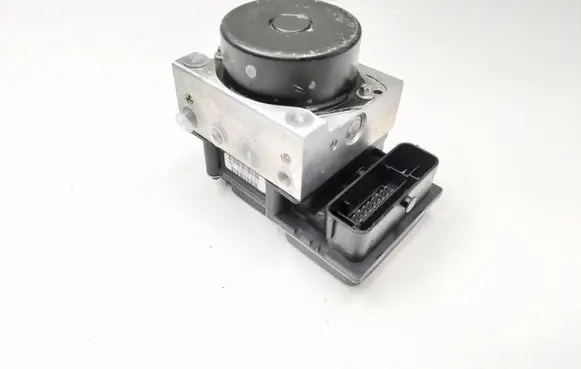 Skoda Fabia Mk2 (5J) ABS Pump 6R0907379S 6R0907379AB
