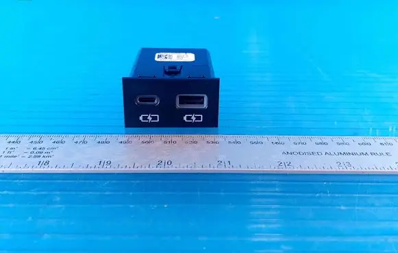 Toyota Sienna XL40 IV USB socket connector 8553208050 TM8874916