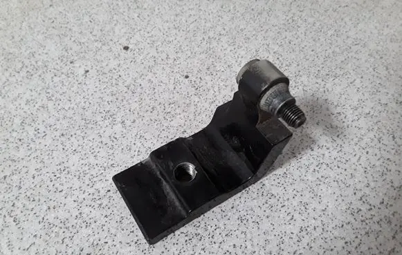 BMW 5 E60 E61 Rear door lower hinge 7068090