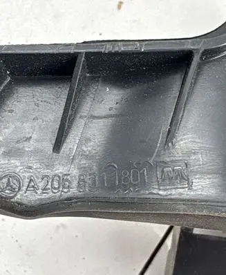 Mercedes-Benz C W205 Other engine bay part A2058311801