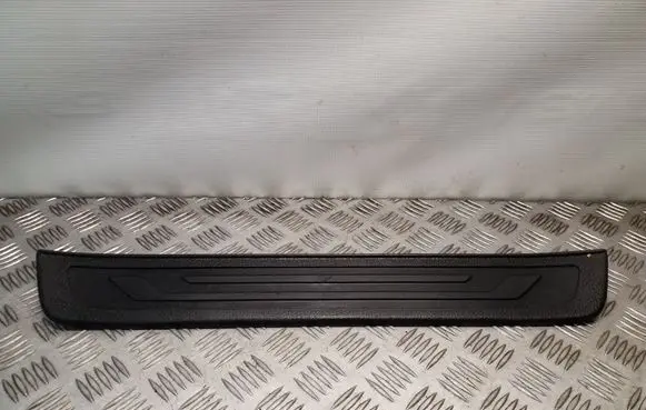 KIA Sorento Front sill trim cover 858852P000