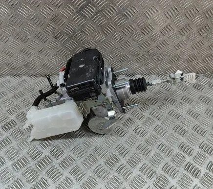 Toyota Sienna XL40 IV Brake booster 4720045010