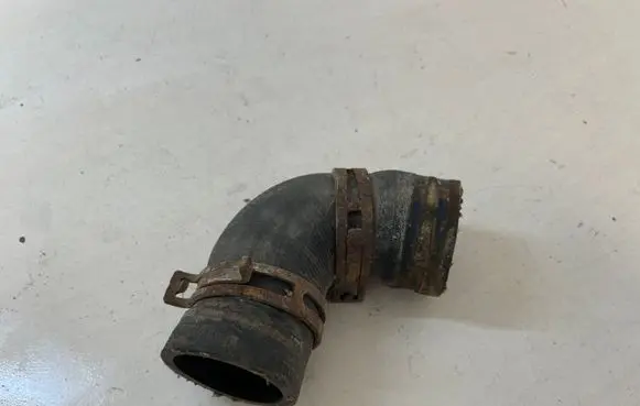 Opel Vivaro Engine coolant pipe/hose