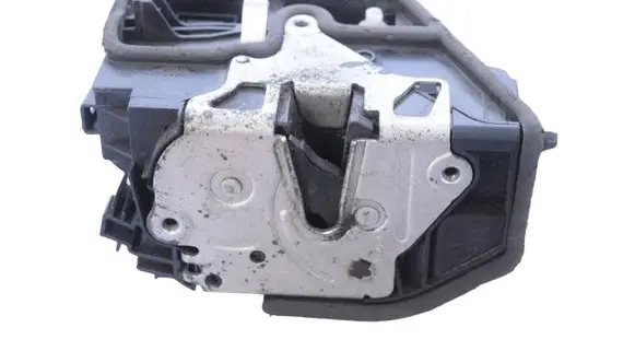 BMW 5 F10 F11 Coupe door lock (next to the handle) 7202146