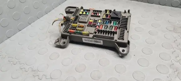 BMW X5 E70 Fuse box set 693168703 61962021 B010105300