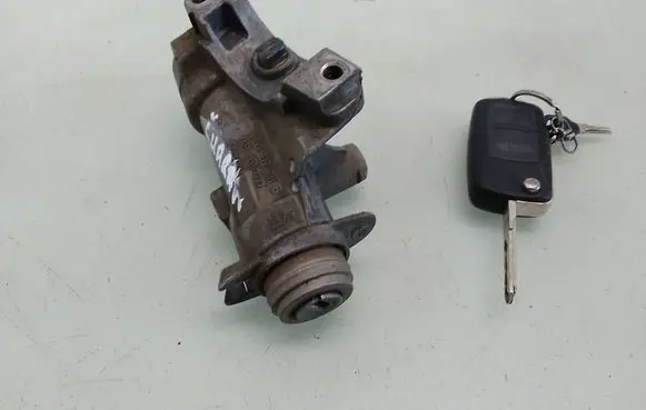 Volkswagen Sharan Ignition lock 4B0905851B