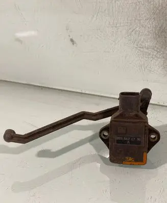 Headlight/headlamp level sensor