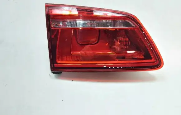 Volkswagen Golf Sportsvan Tailgate rear/tail lights