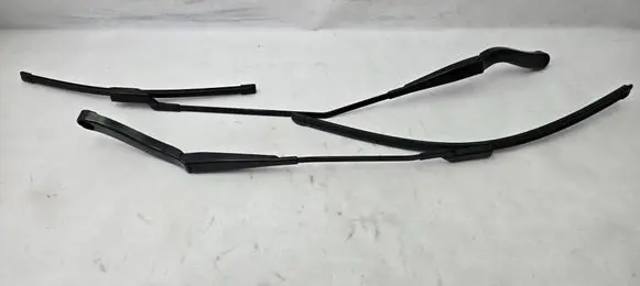 Renault Trafic III (X82) Front wiper blade arm 93867986 288810103R