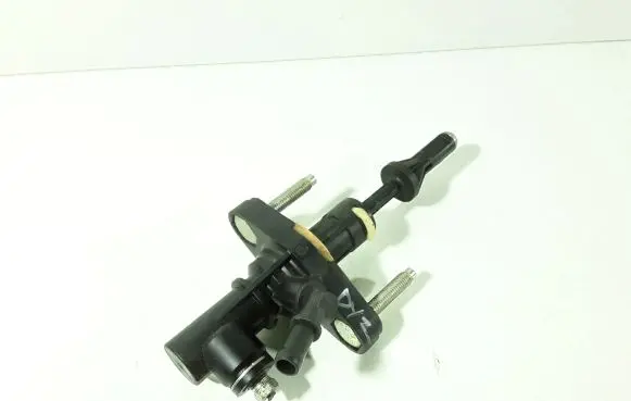 Clutch master cylinder