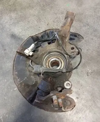 Toyota Avensis T250 Front wheel hub