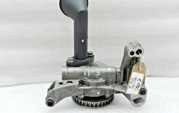 Skoda Octavia Mk2 (1Z) Oil pump 03L115105B 03L115105C