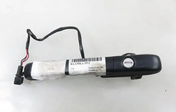 Volkswagen PASSAT B4 Front door exterior handle 