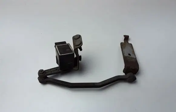 Volvo XC70 Air suspension front height level sensor 7G9N3C492AA