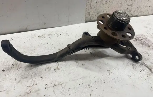 Mercedes-Benz E W211 Front wheel hub