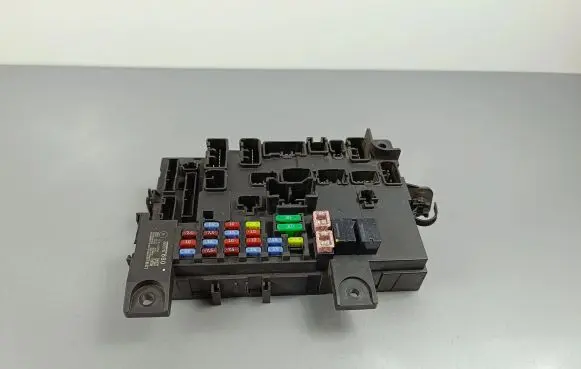 Mitsubishi Outlander Fuse module 8637B680