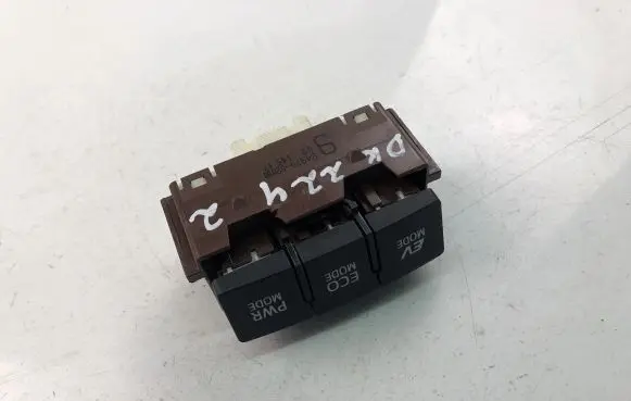 Toyota Auris E180 Other switches/knobs/shifts 8497002090