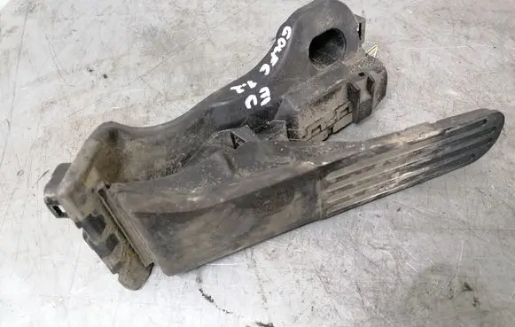 Volkswagen Golf VI Accelerator throttle pedal 1K1721503AA