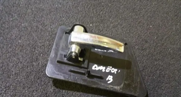 Opel Omega B2 Front door interior handle 90566891