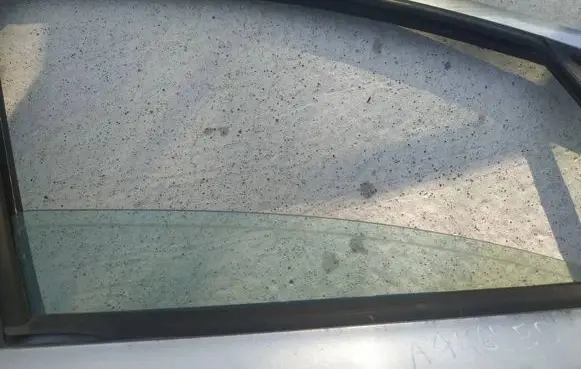 Peugeot 307 Front door window glass four-door as2