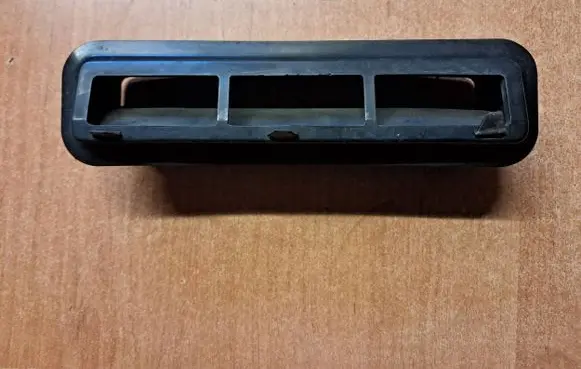 Mercedes-Benz SL R107 Quarter panel pressure vent 1078300142