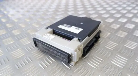 Toyota C-HR I Comfort/convenience module 89221F4030 82730F4010