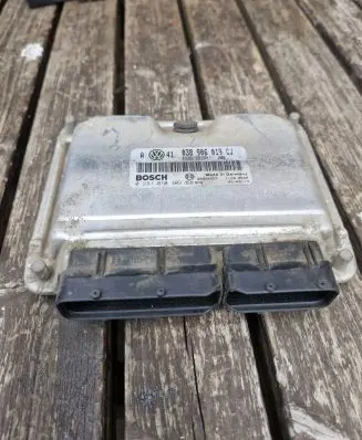 Volkswagen Golf IV Engine control unit/module 038906019CJ 28SA4557 0281010302